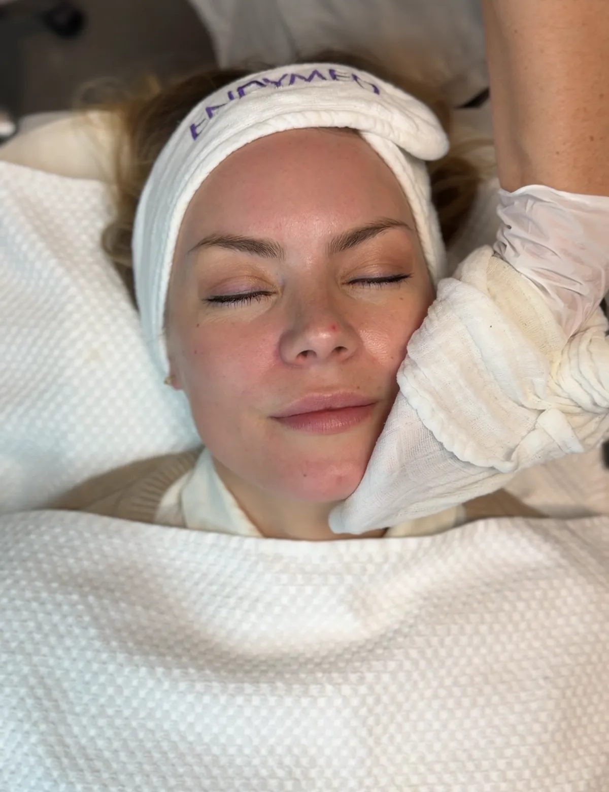 Rens og fuktighetsgivende maske hos Frøyd